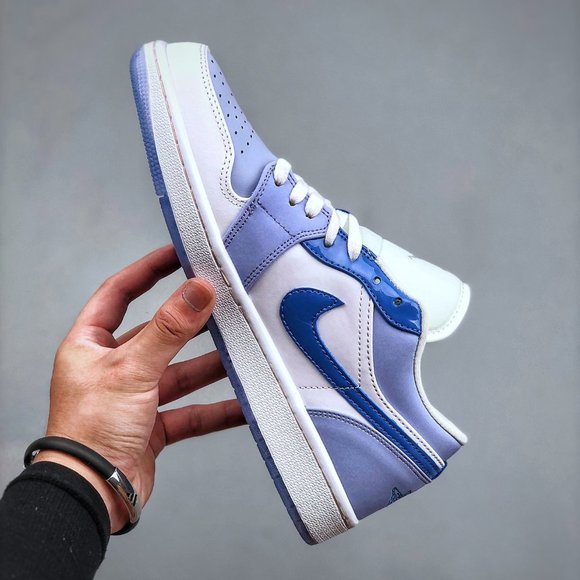 Nike Air Jordan 1 AJ1